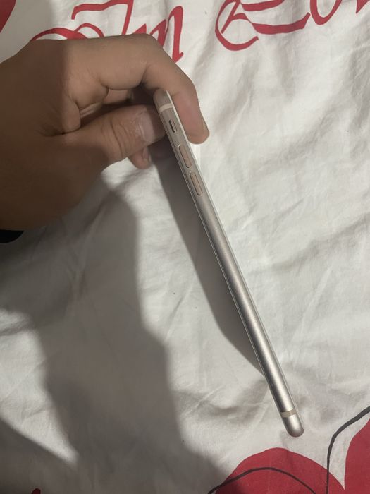 Айфон 8+64GB iphone