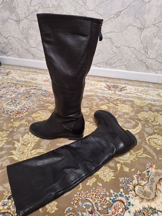 Продам зимние натуральные сапожки