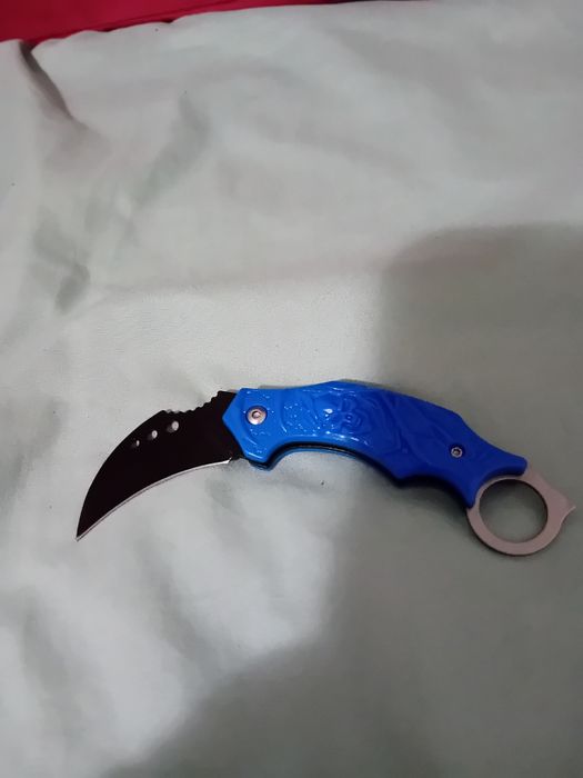 Briceag nou pentru camping or pescuit