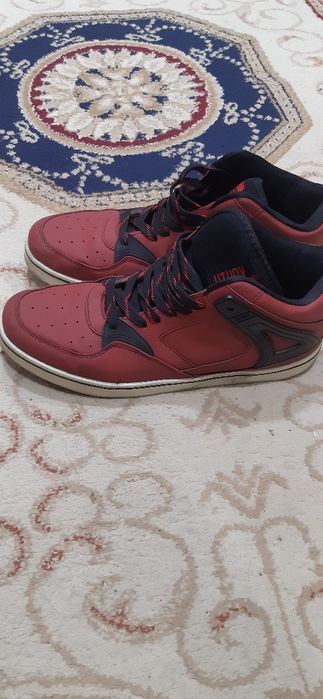 Продам кроссовки Waikiki