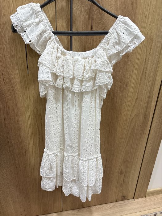 Продавам запазени дрехи в размер хс/с.