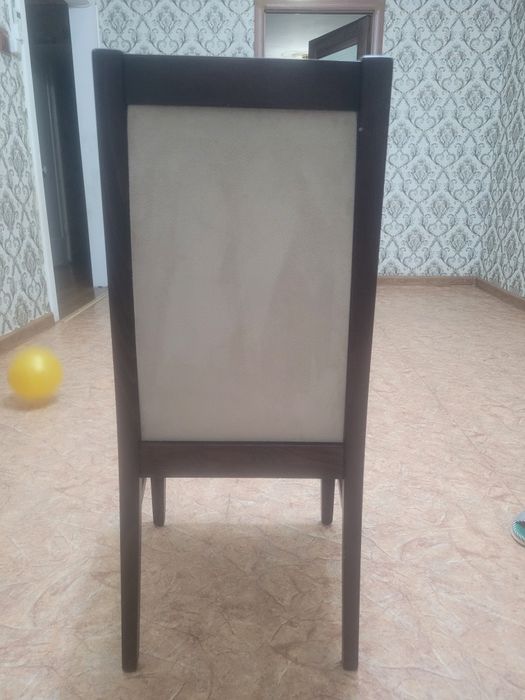 Продаётся стол со стульями