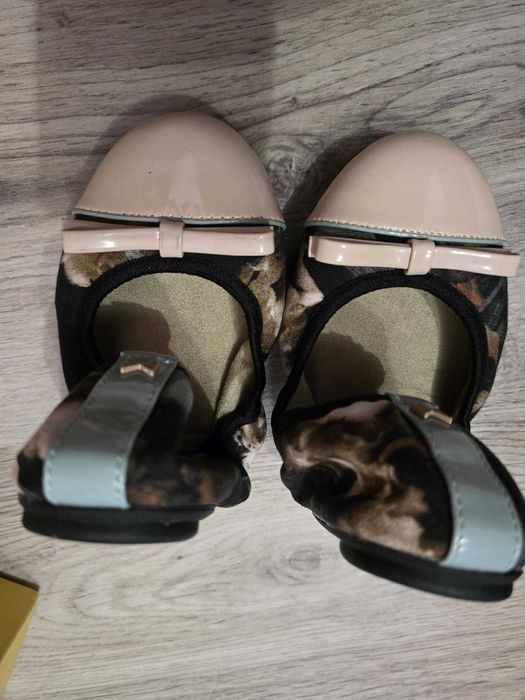 Vând Balerini Butterfly Twists