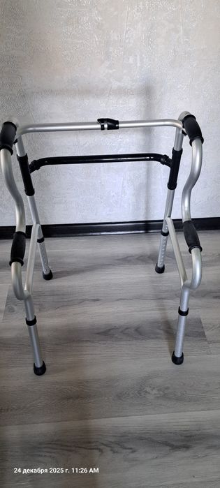 Продам ходунки новые