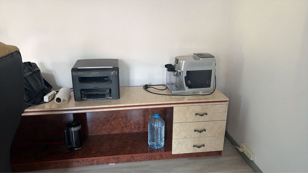 Продается офисная мебель