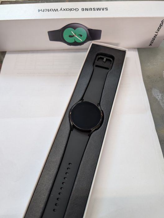 Samsung Galaxy Watch 4 Lotrioara • OLX.ro