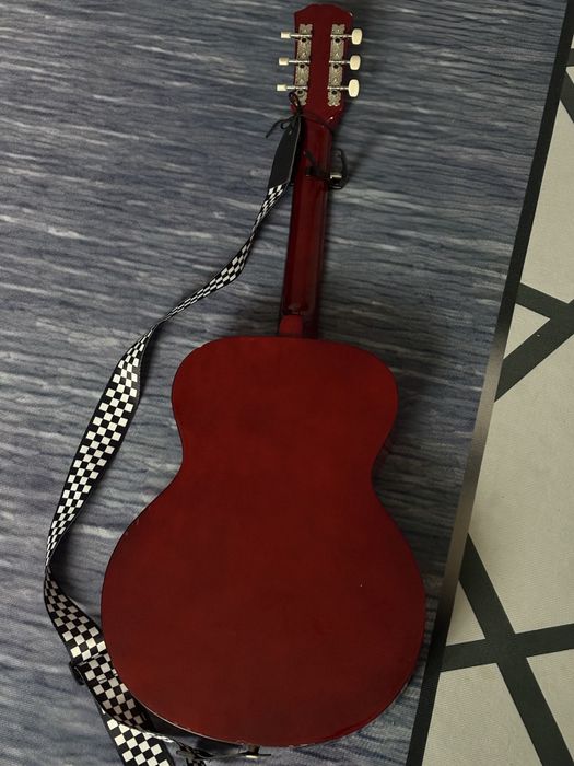 Продам Гитару 38 размер