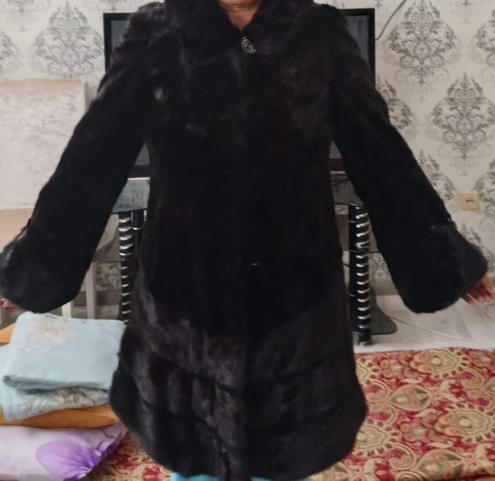 Продам Норковую шубу