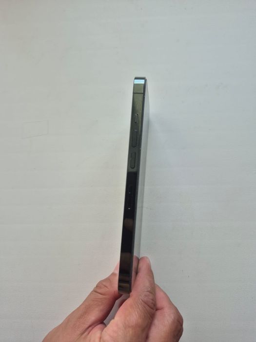 iPhone 13 pro  аккумулятор 82%