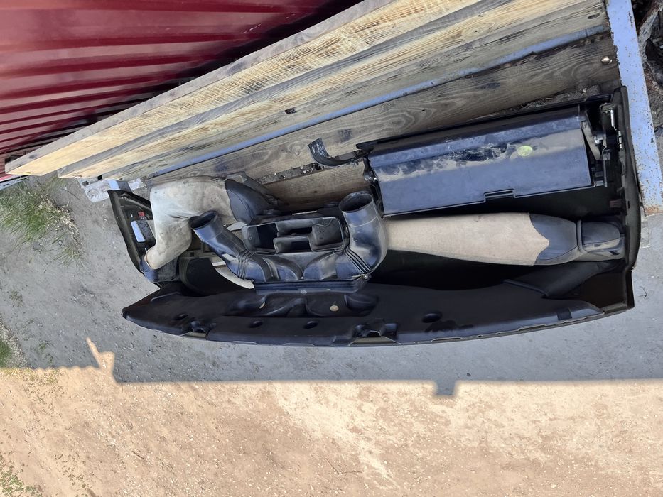 На ауди 100 с4 торпеда панель