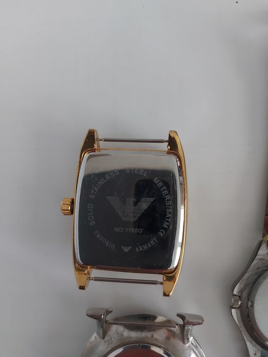 Часы наручные кварцевые.