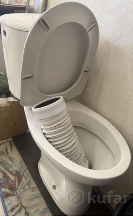 Унитаз с гофрой в отличном состоянии