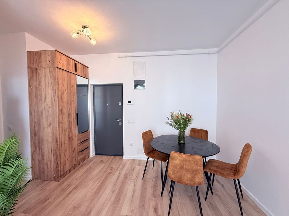 persoană fizică vând apartament modern în bloc nou Florești - zona Cetății - comision 0