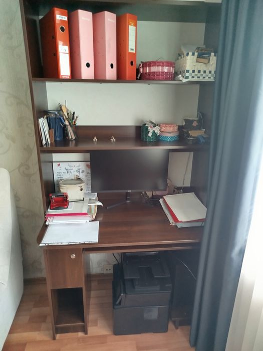 Стол компьютерный в хорошем состоянии