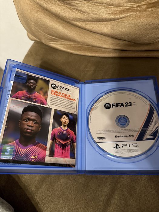 Продавам игра за PS 5 FIFA 23