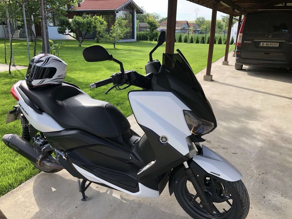 Yamaha X-max - скутер, 250 кубика
