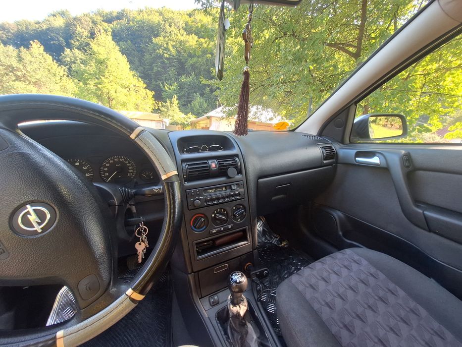 Vând Opel Astra g