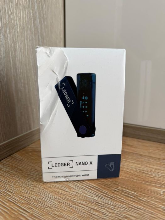 Portofel electronic Ledger Nano X, pentru criptomonede, Onyx Black - NOU
