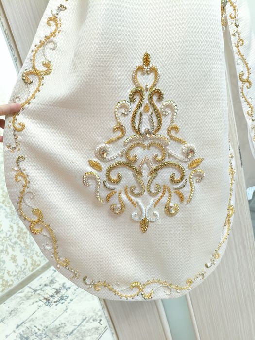 Вышевка  ручная работа