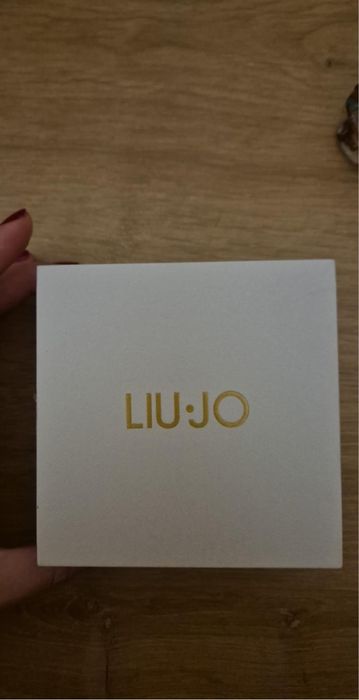 Продавам нова гривна