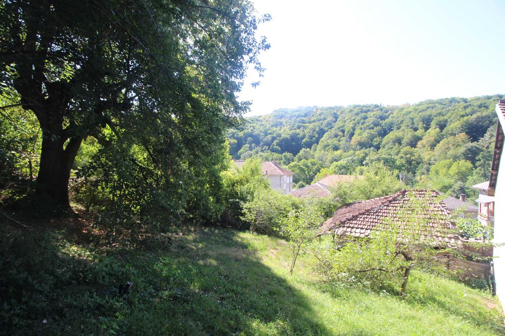 Къща с парцел в кв. Гачевци, общ. Габрово