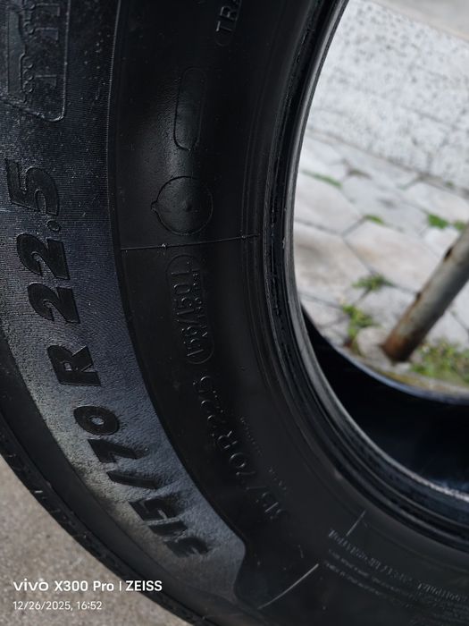 Гуми Michelin 2 броя 315/70/22.5
