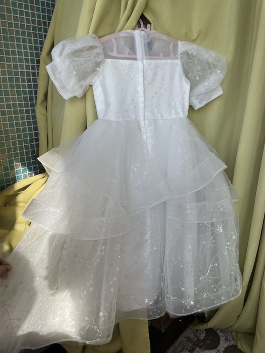 Белое пышное платье