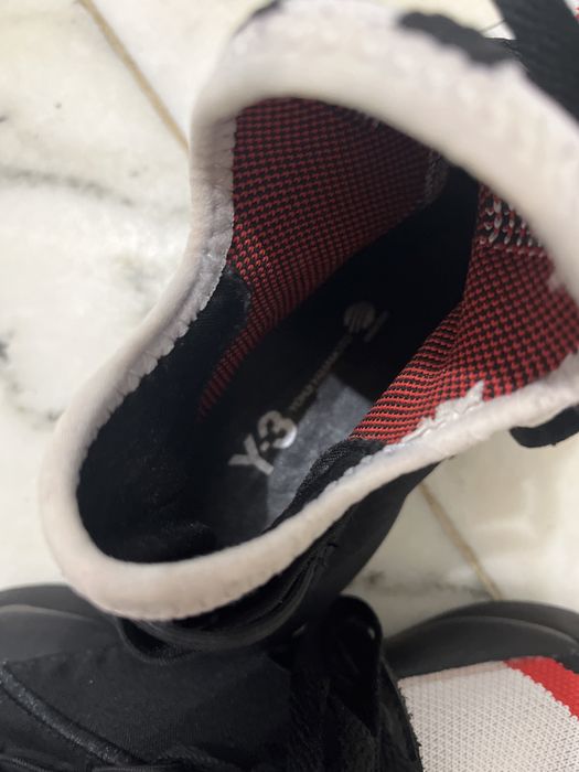 Кецове Moschino Couture,Чехли Versace и кецове Yamamoto