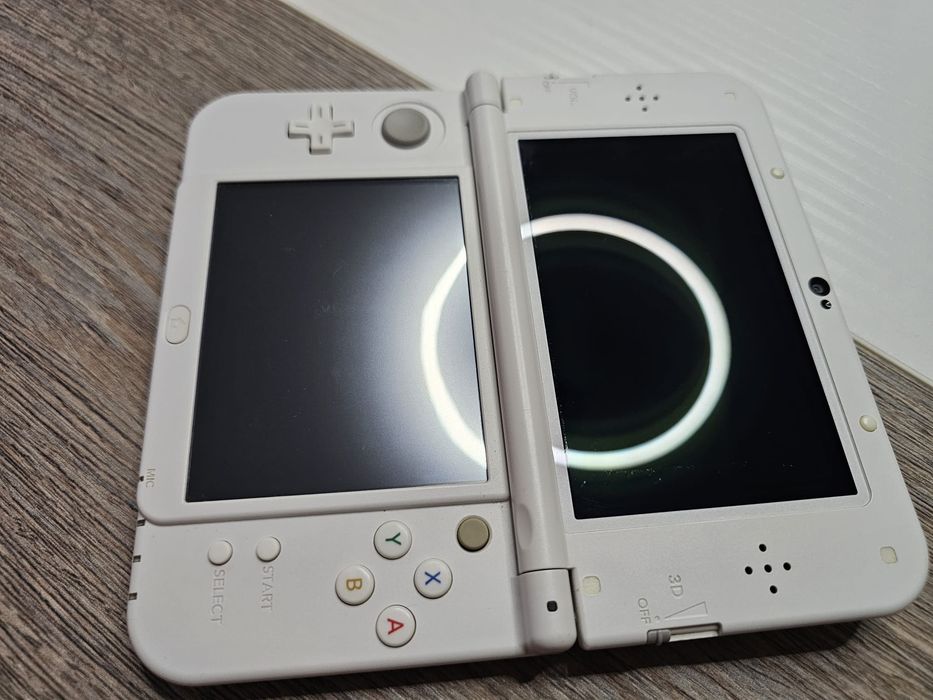 New Nintendo 3DS LL (XL) modat – ecrane IPS sus și jos + card SD 64 GB