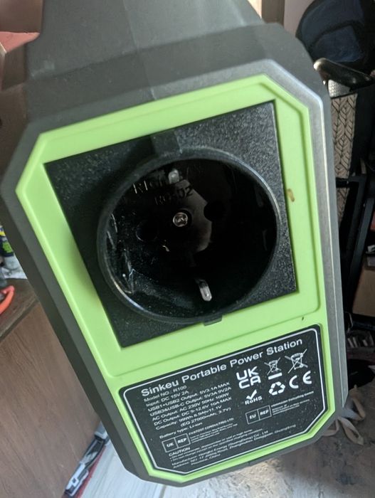 Statie Portabila încărcare 27000 mAh cu priza Panou Solar - Nou !
