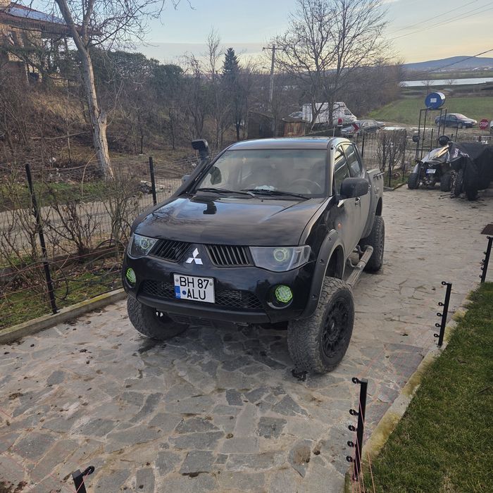 Mitsubischi l200