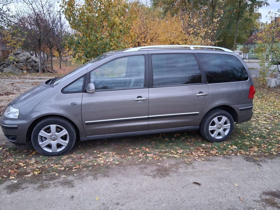 Vând Volkswagen Sharan
