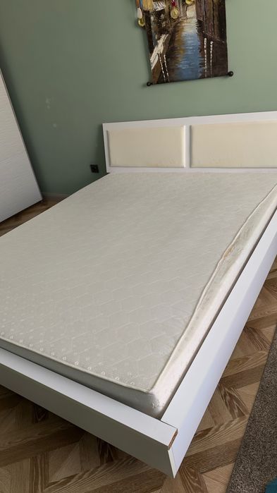 Продам двуспальную кровать. Есть торг