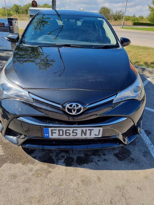 Продавам Toyota Avensis