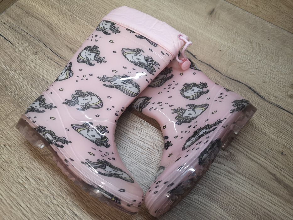 Гумени ботуши и сандали за госпожица