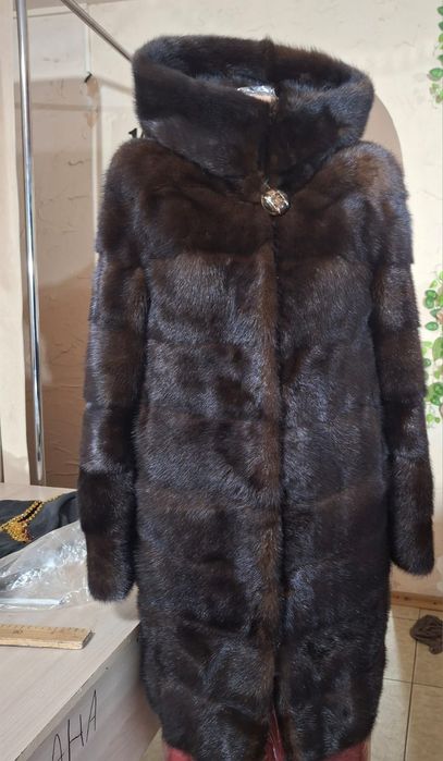Продам норкувую шубу.