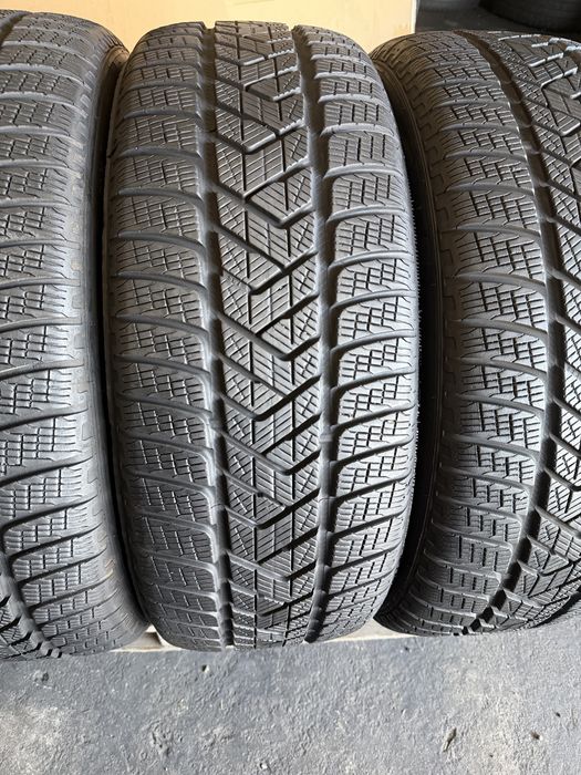 4 anvelope iarna 235/55/19 Pirelli DOT 2023!