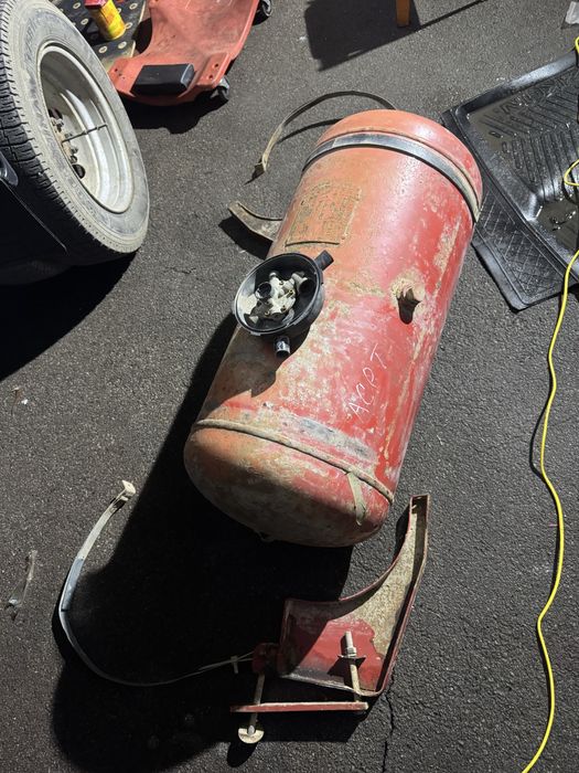 Продам газ балон 100литров