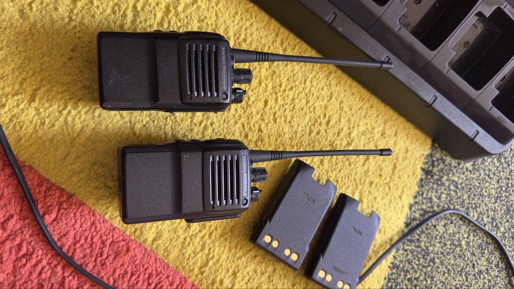 Set statii emisie UHF Vertex VX351 16 canale PMR