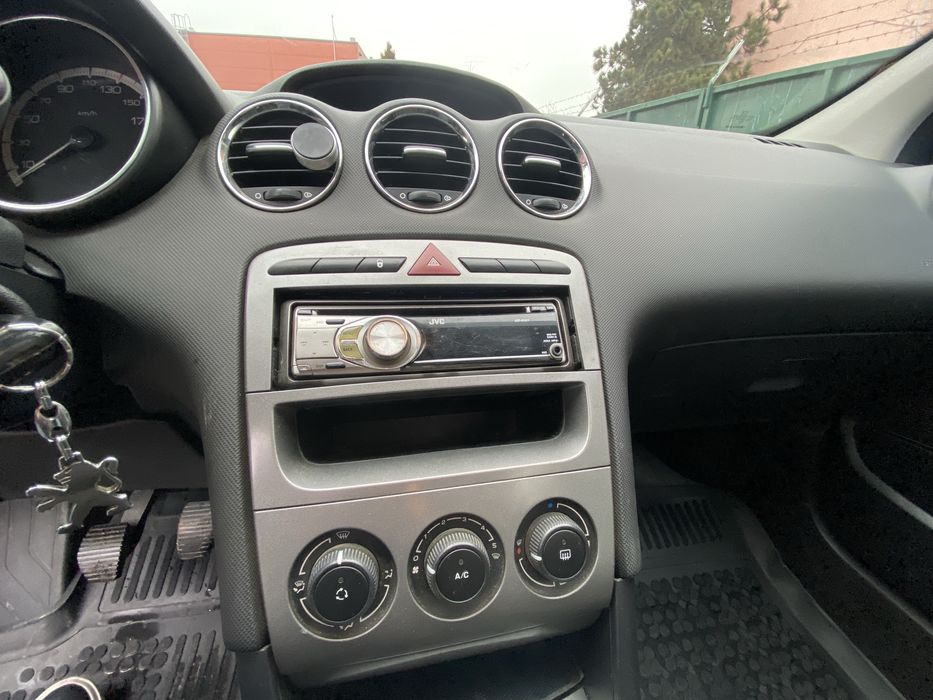 Doar 113.000Km/ Peugeot 308 1.4i 95Cp/Prima Înmatr 11-2009