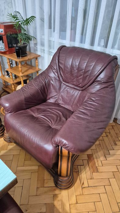 Холна гарнитура от естествена кожа и масив