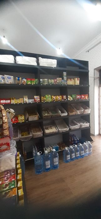 Dukon uchun polka srochna sotiladi