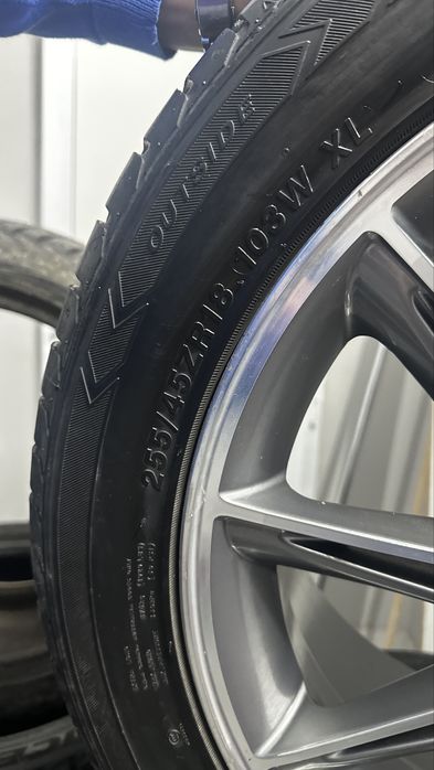 Продам диск с резиной летней ауди