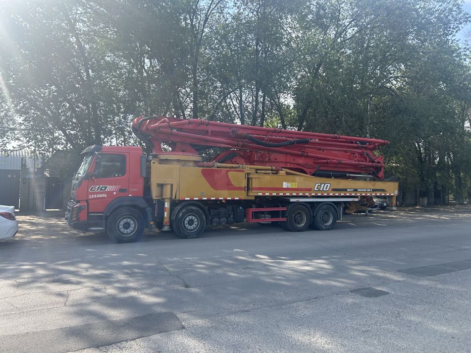 Услуги Автобетонасос , Слон, помпа от 37м до 65м