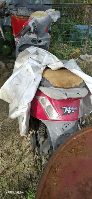 Piaggio zip 4 timpi ,trebuie curățat carburator sau schimbat,și aprilia 2 timpi sa oprit din mers amândouă cu acte ,dau la schimb pe unu bun