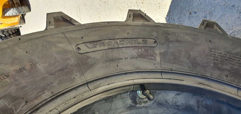 cauciucuri noi de tractoare japoneze 13.6-26 Roadmile 10Ply AGM2