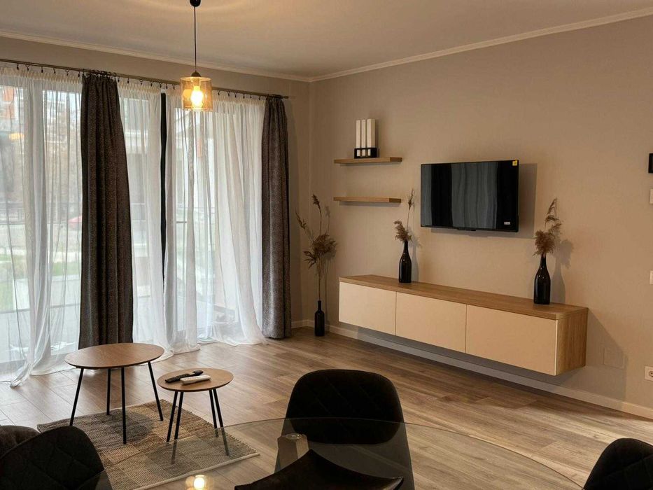PF închiriez apartament cu 2 camere, aflat la prima închiriere în zona The Office.