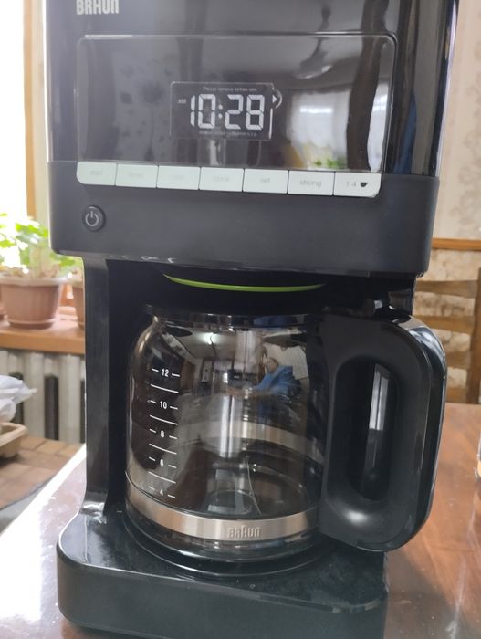 Кофеварка. Новая. Дёшево.