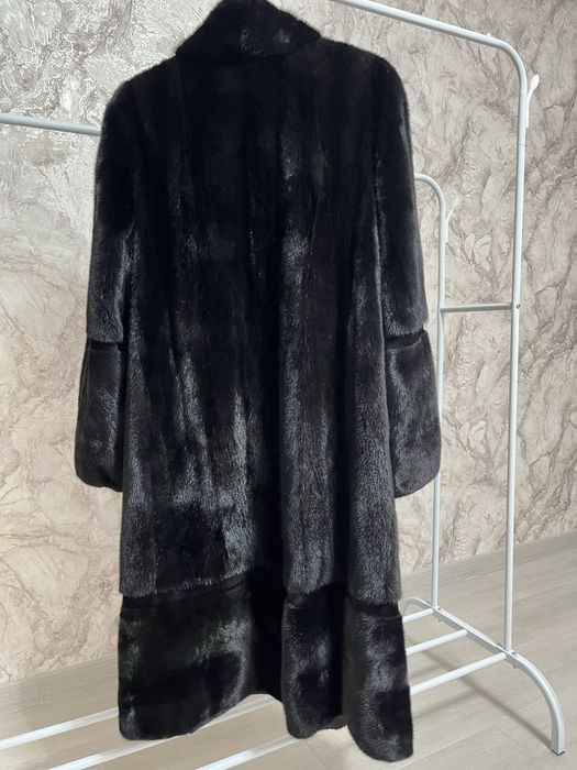 Продам норковую шубу