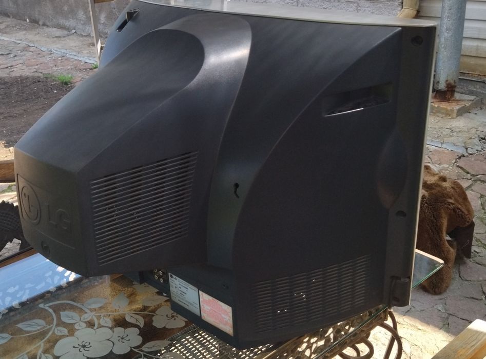 Продам телевизор LG